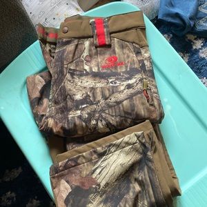 Mossy oak hunting pants